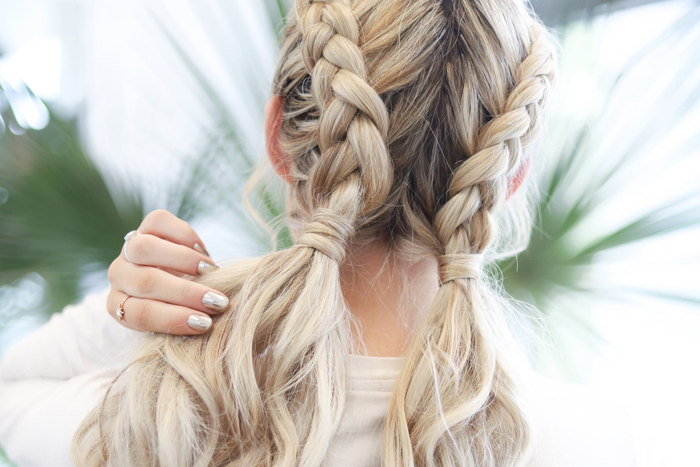 Eksklusiv hårstyling tilpasset fest eller spesielle anledninger. Gir en holdbar og elegant look som varer hele kvelden.
90 min / NOK 1 590,-