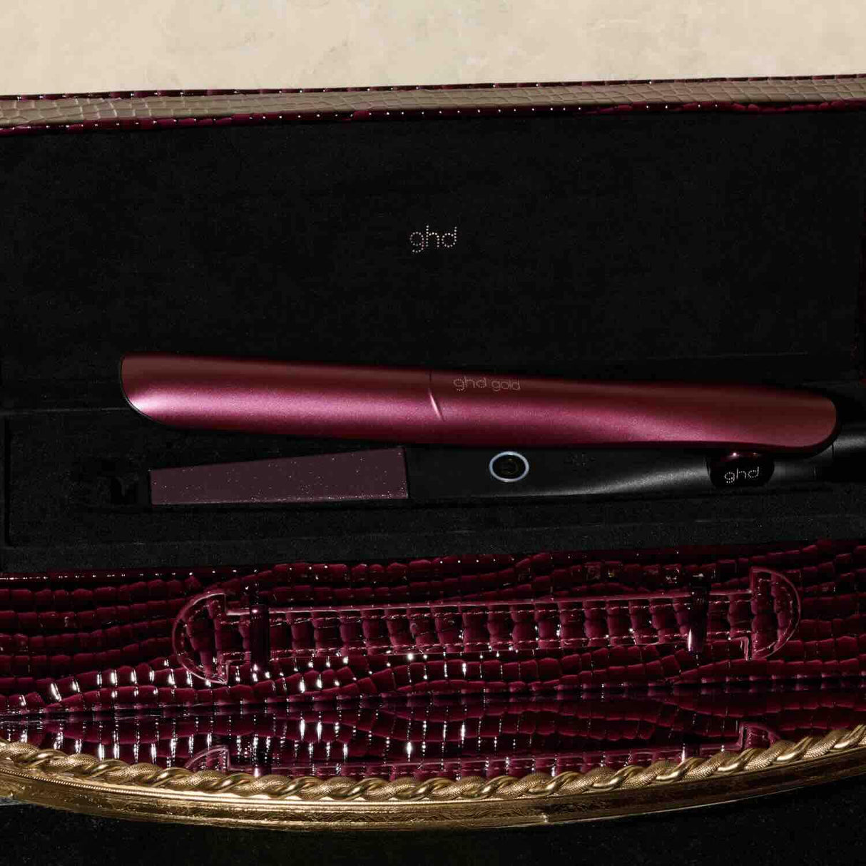 ghd Gold Limited Edition Gift Set - Hair Straighteners in Cherry Chic